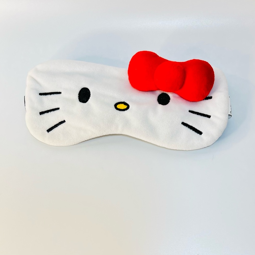 Hello Kitty The Crème Shop Eye Mask